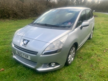 Used Peugeot 5008 2013 for sale - 77261841: Photo