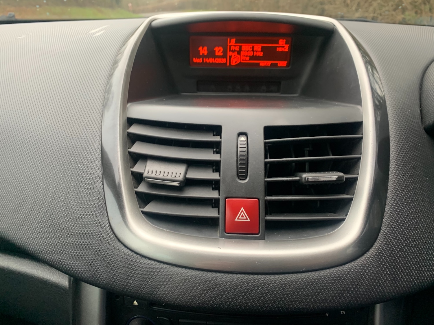 Used Peugeot 207 2012 for sale - 77196427: Photo 12