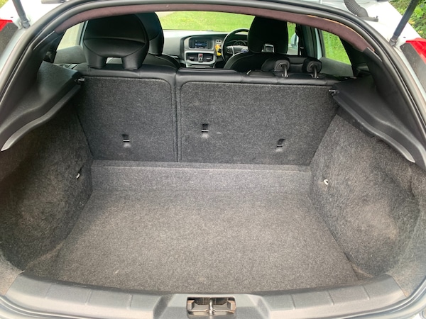 Used Volvo V40 2013 for sale - 75131125: Photo 10