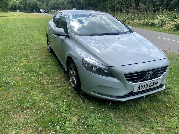 Used Volvo V40 2013 for sale - 75131125: Photo 1