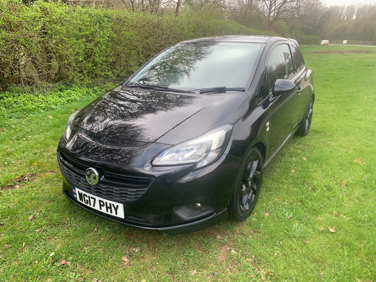 Used Vauxhall Corsa 2017 for sale - 77917925: Photo 2