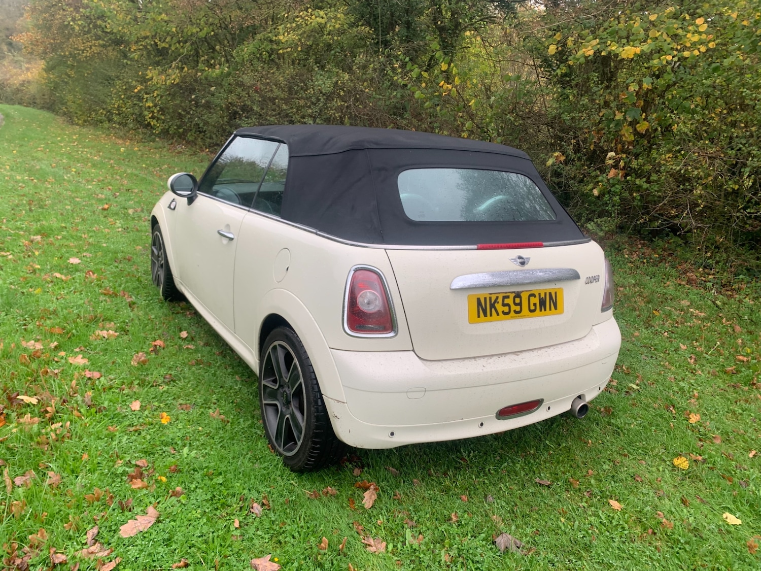 Used MINI Convertible 2009 for sale - 76547955: Photo 4