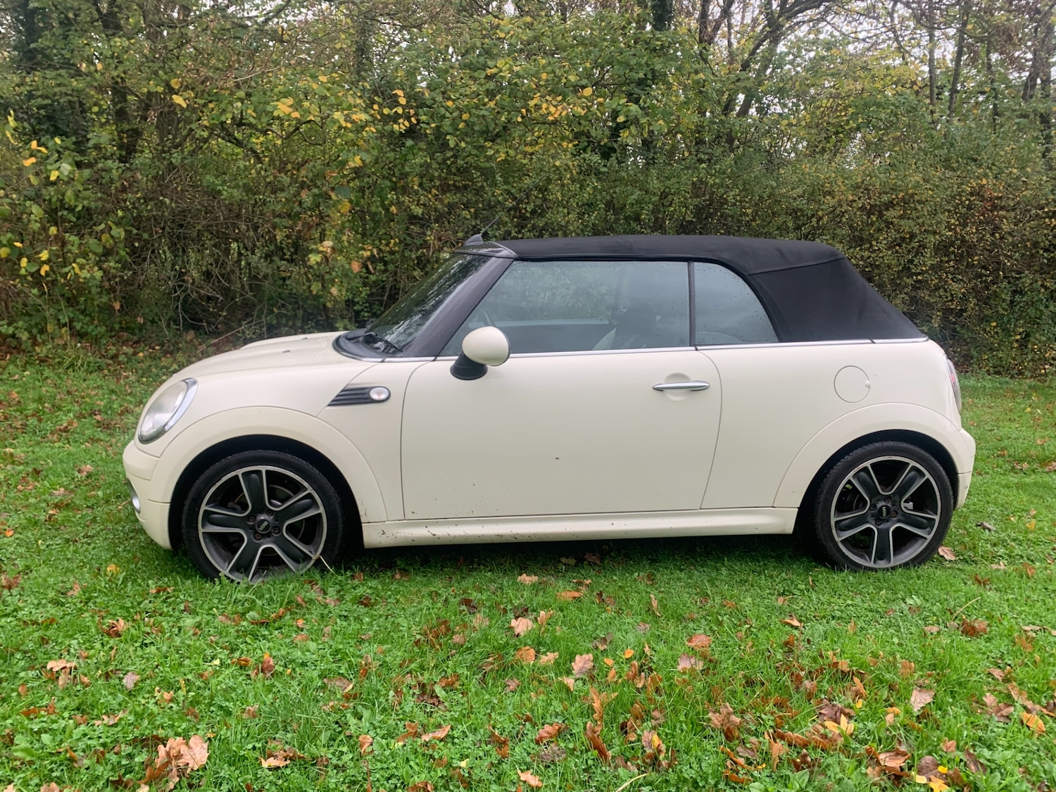 Used MINI Convertible 2009 for sale - 76547955: Photo 5