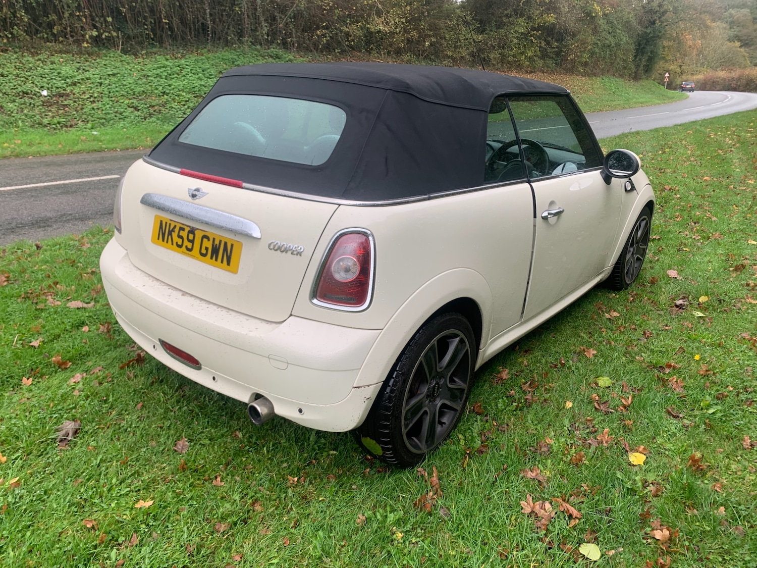 Used MINI Convertible 2009 for sale - 76547955: Photo 6