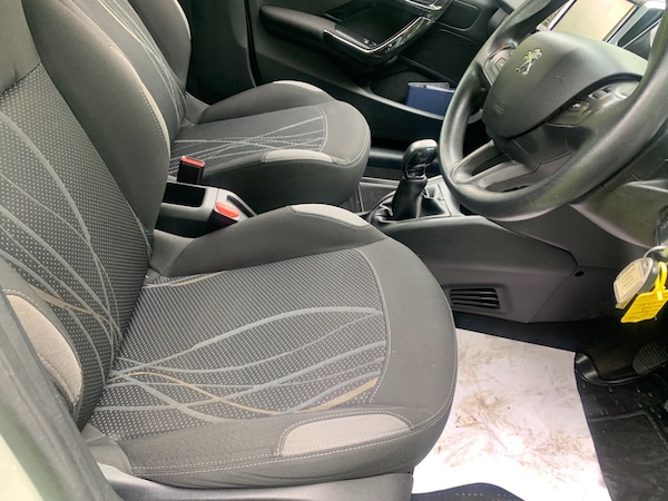 Used Peugeot 208 2014 for sale - 74630075: Photo 9