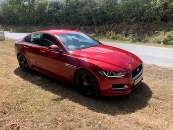 Used Jaguar XE 2015 for sale - 79460260: Photo