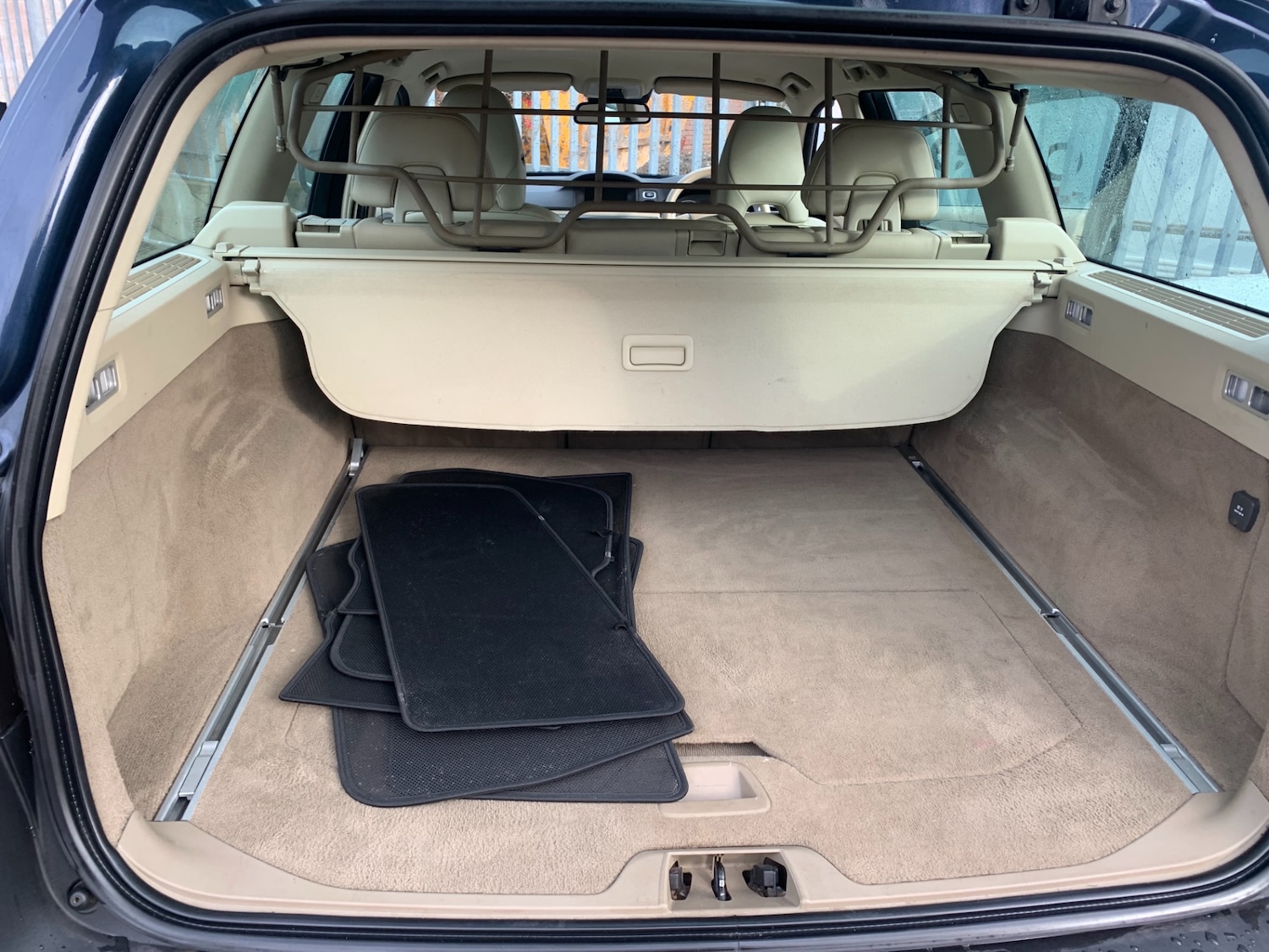 Used Volvo XC70 2013 for sale - 77404781: Photo 12