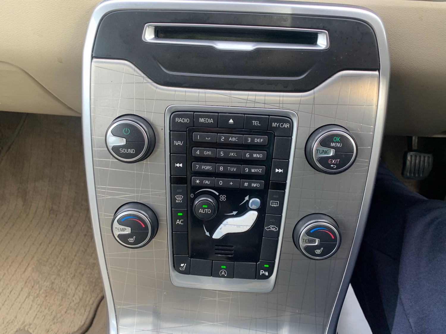 Used Volvo XC70 2013 for sale - 77404781: Photo 9