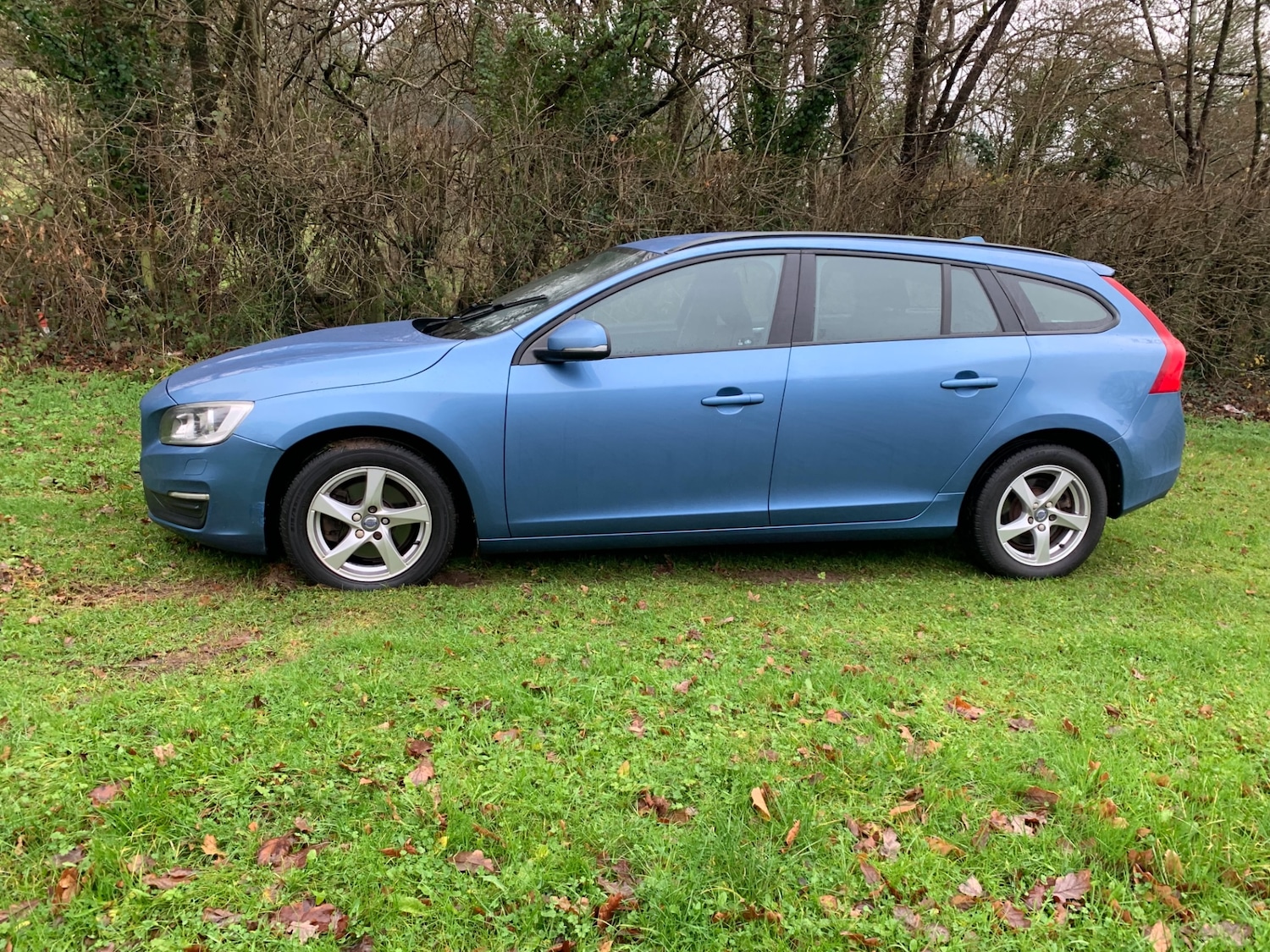 Used Volvo V60 2015 for sale - 76978942: Photo 13