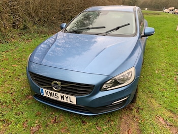 Used Volvo V60 2015 for sale - 76978942: Photo