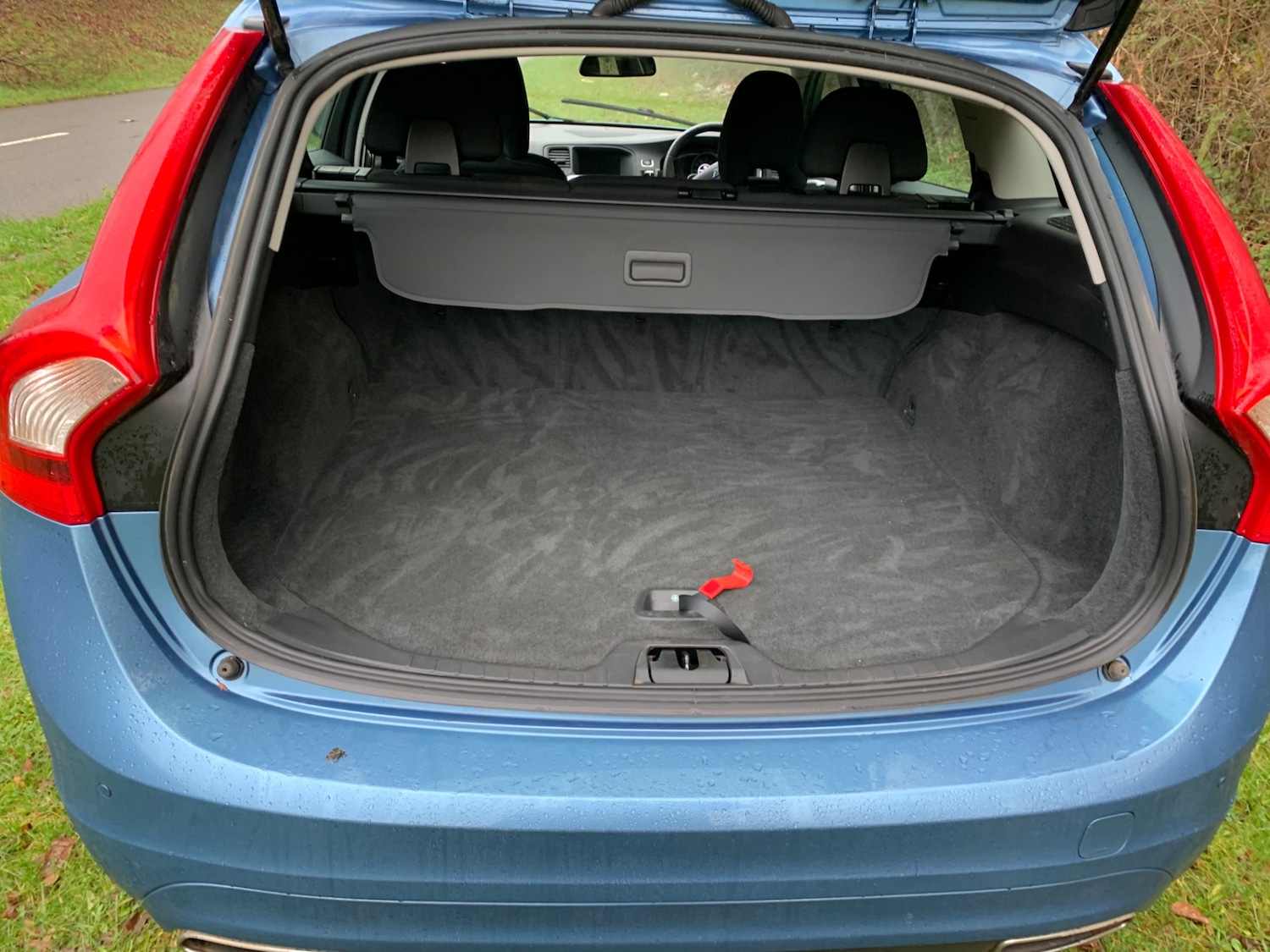 Used Volvo V60 2015 for sale - 76978942: Photo 5