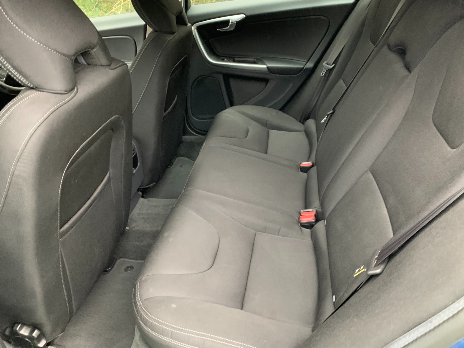 Used Volvo V60 2015 for sale - 76978942: Photo 8