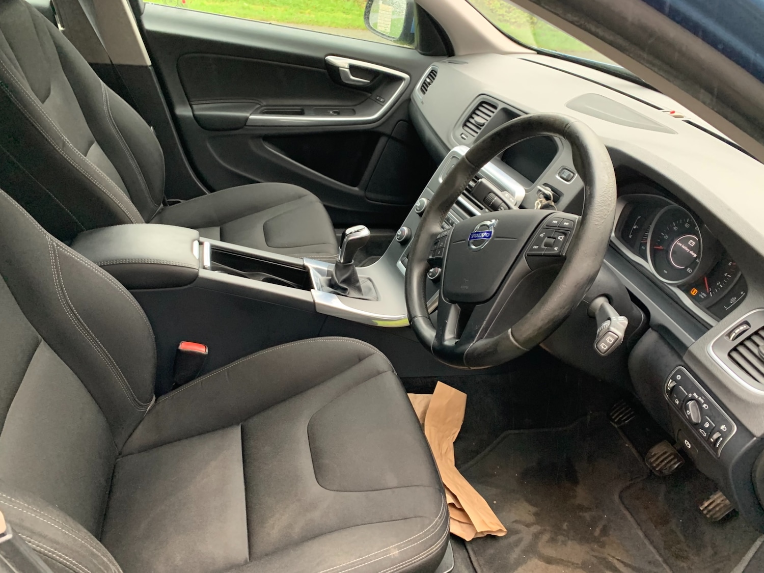 Used Volvo V60 2015 for sale - 76978942: Photo 9