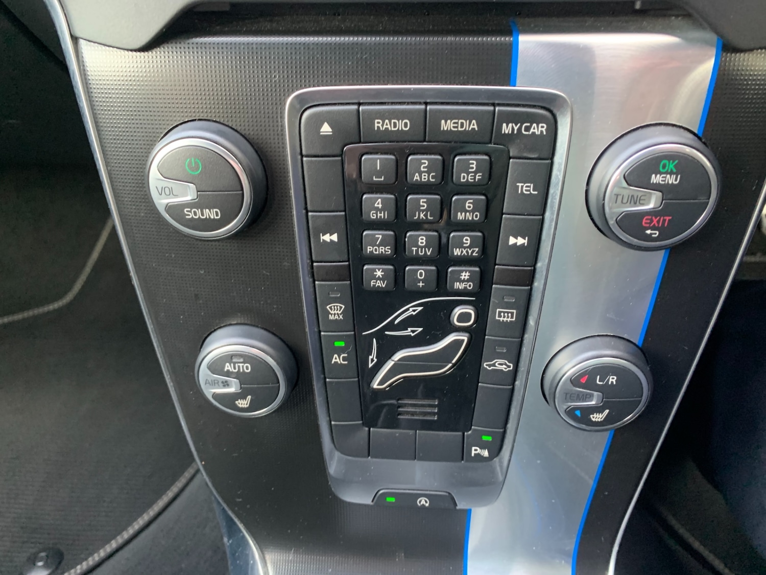 Used Volvo V40 2013 for sale - 77283245: Photo 10