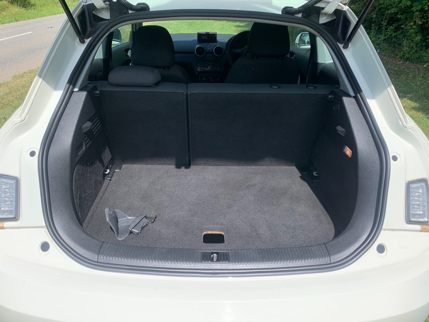 Used Audi A1 2011 for sale - 76891711: Photo 8