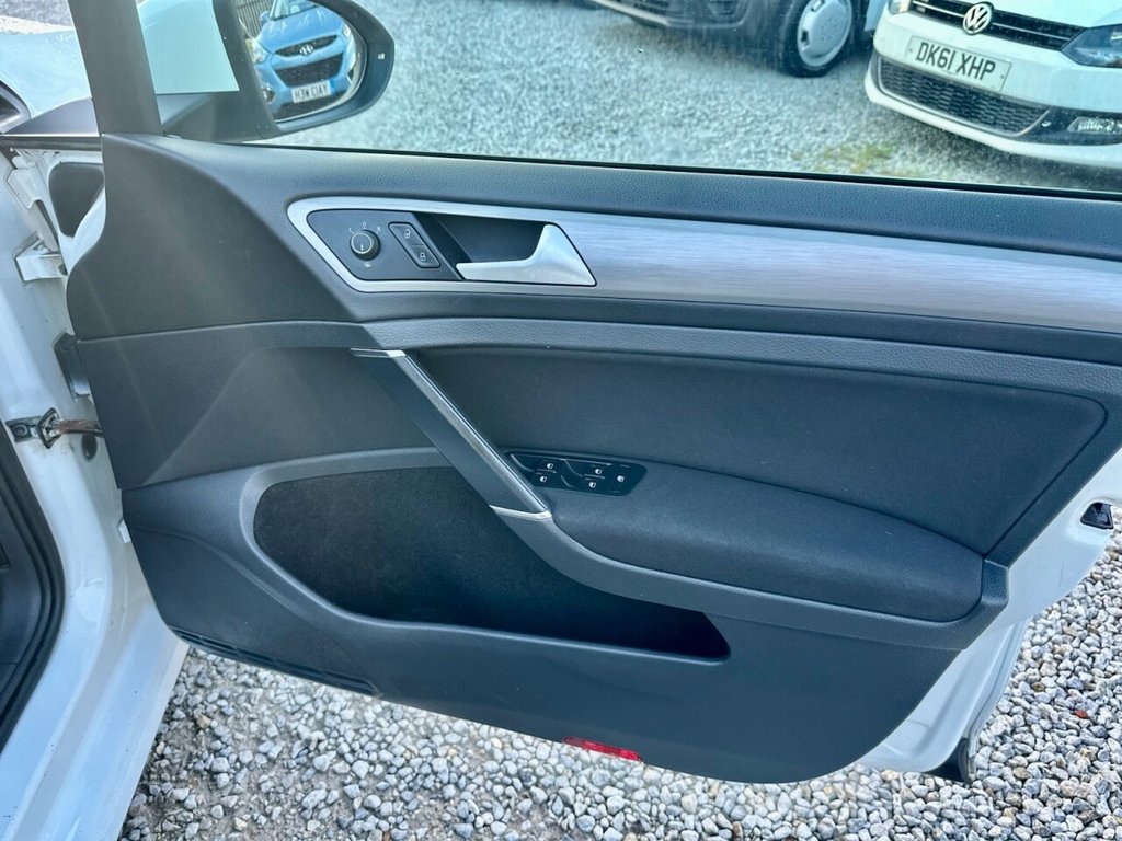 Used Volkswagen Golf 2014 for sale - 76900517: Photo 16