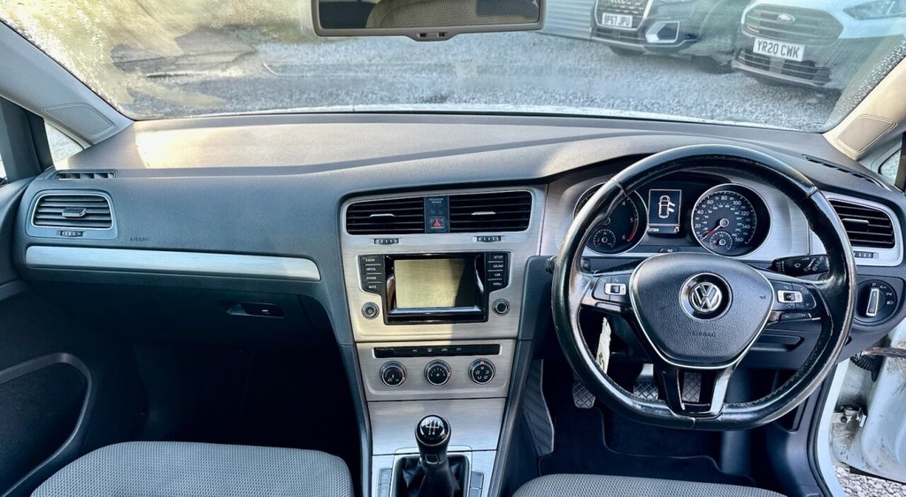 Used Volkswagen Golf 2014 for sale - 76900517: Photo 18