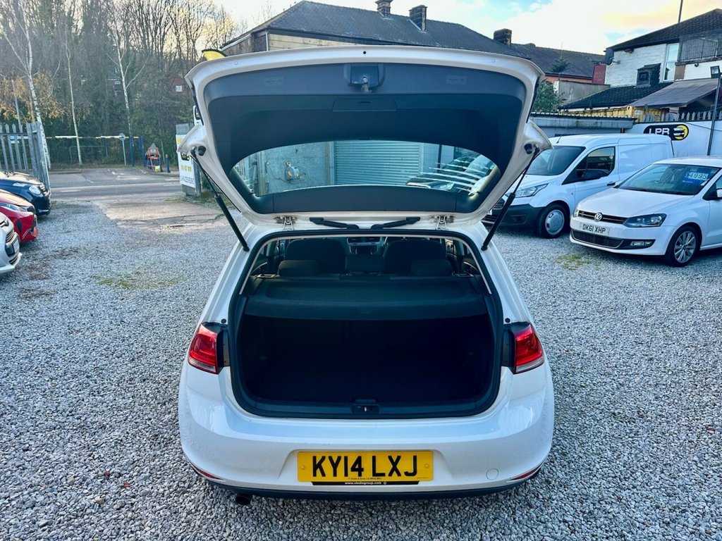 Used Volkswagen Golf 2014 for sale - 76900517: Photo 9