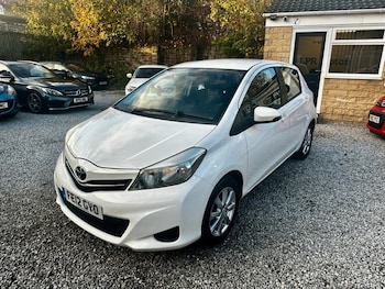 Used Toyota Yaris 2012 for sale - 76386613: Photo