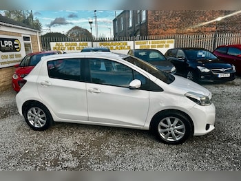 Used Toyota Yaris 2012 for sale - 76386613: Photo