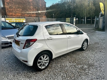 Used Toyota Yaris 2012 for sale - 76386613: Photo