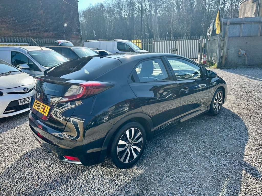 Used Honda Civic 2016 for sale - 77952858: Photo 5