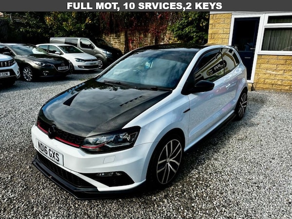 Used Volkswagen Polo 2016 for sale - 76210336: Photo 2