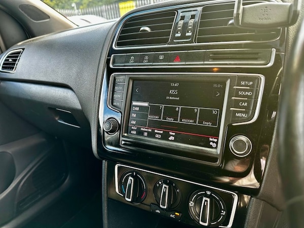 Used Volkswagen Polo 2016 for sale - 76210336: Photo 32