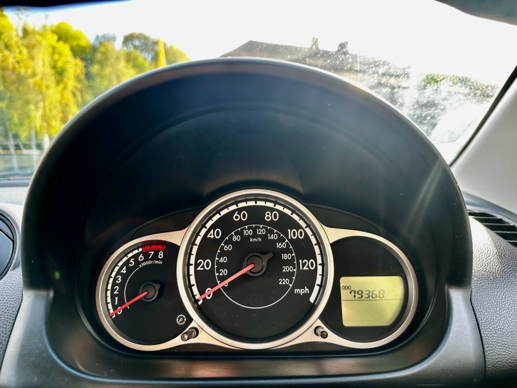 Used Mazda Mazda2 2011 for sale - 76245296: Photo 12