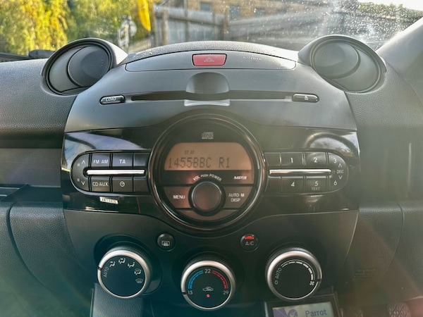 Used Mazda Mazda2 2011 for sale - 76245296: Photo 14