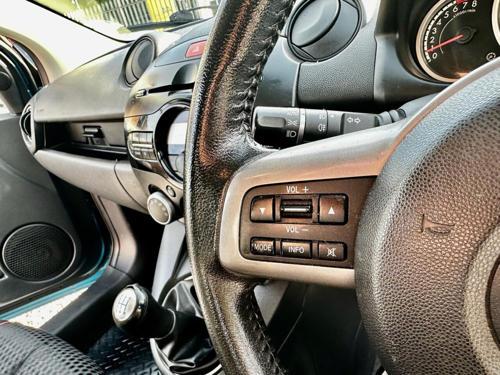 Used Mazda Mazda2 2011 for sale - 76245296: Photo 15