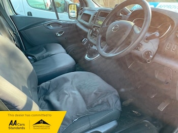 Used Nissan NV300 2020 for sale - 76618309: Photo