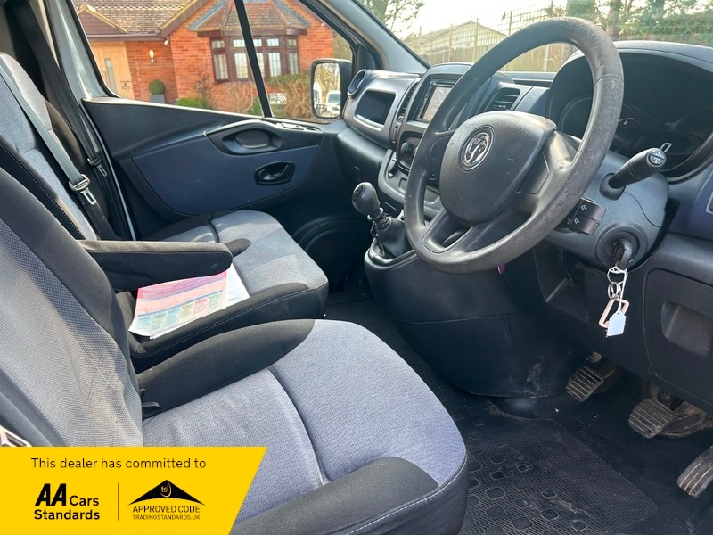 Used Vauxhall Vivaro 2015 for sale - 77981714: Photo 3