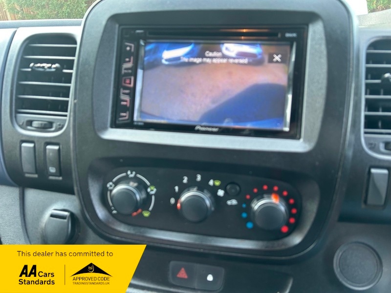 Used Vauxhall Vivaro 2015 for sale - 77981714: Photo 5