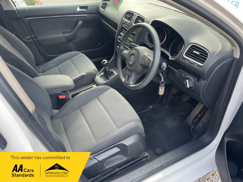 Used Volkswagen Golf 2010 for sale - 76618350: Photo 3