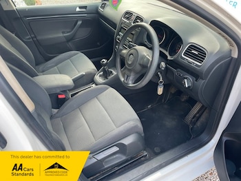 Used Volkswagen Golf 2010 for sale - 76618350: Photo