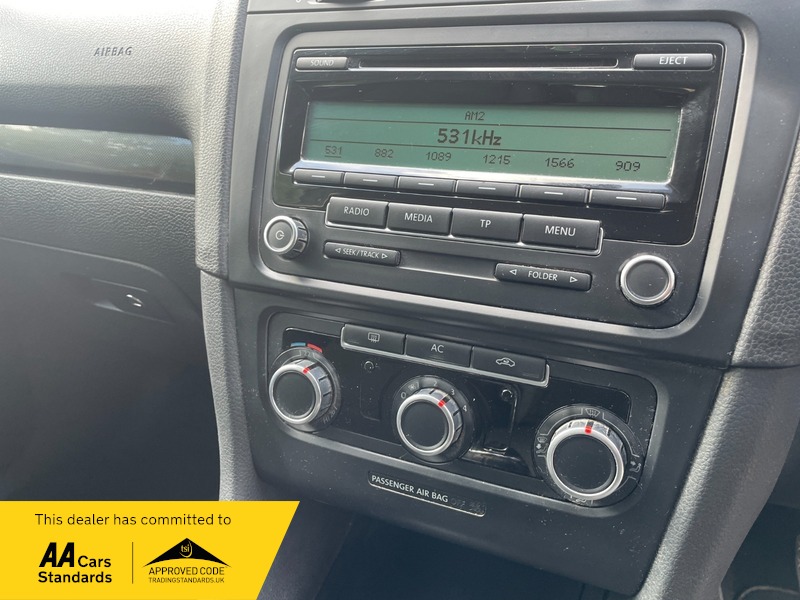 Used Volkswagen Golf 2010 for sale - 76618350: Photo 5