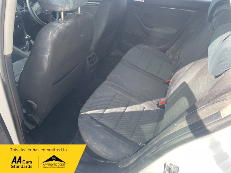 Used Volkswagen Golf 2010 for sale - 76618350: Photo 9