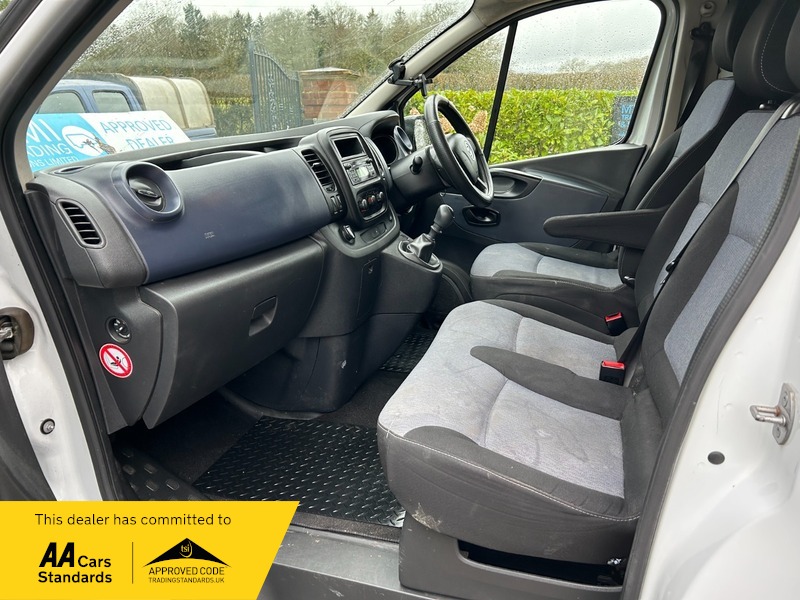 Used Vauxhall Vivaro 2015 for sale - 77636870: Photo 7