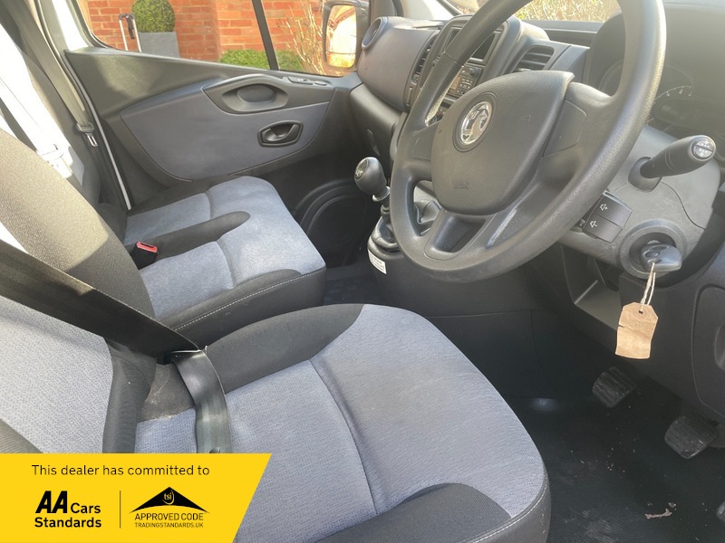 Used Vauxhall Vivaro 2016 for sale - 77228009: Photo 3