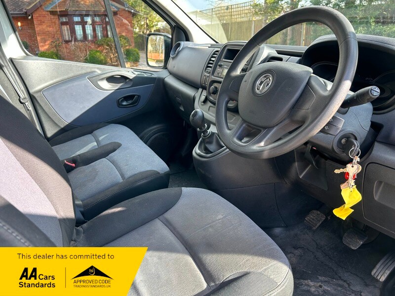 Used Vauxhall Vivaro 2016 for sale - 78168125: Photo 5