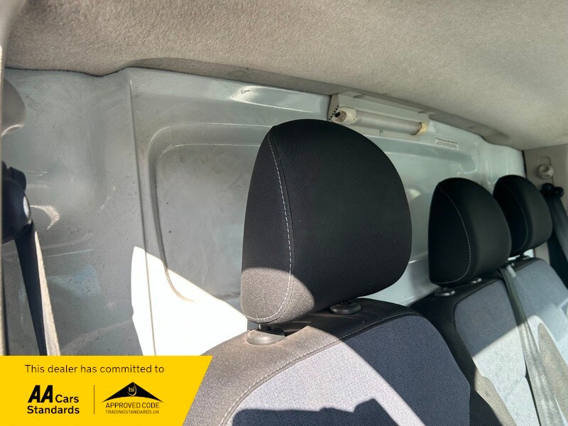 Used Vauxhall Vivaro 2016 for sale - 78168125: Photo 8