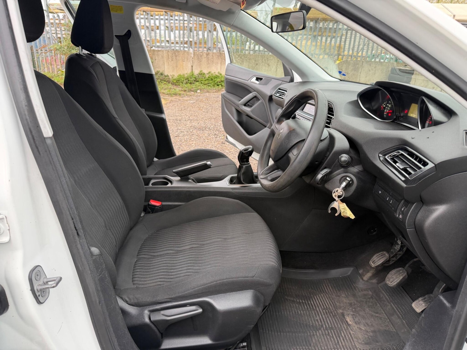 Used Peugeot 308 2018 for sale - 78185508: Photo 27