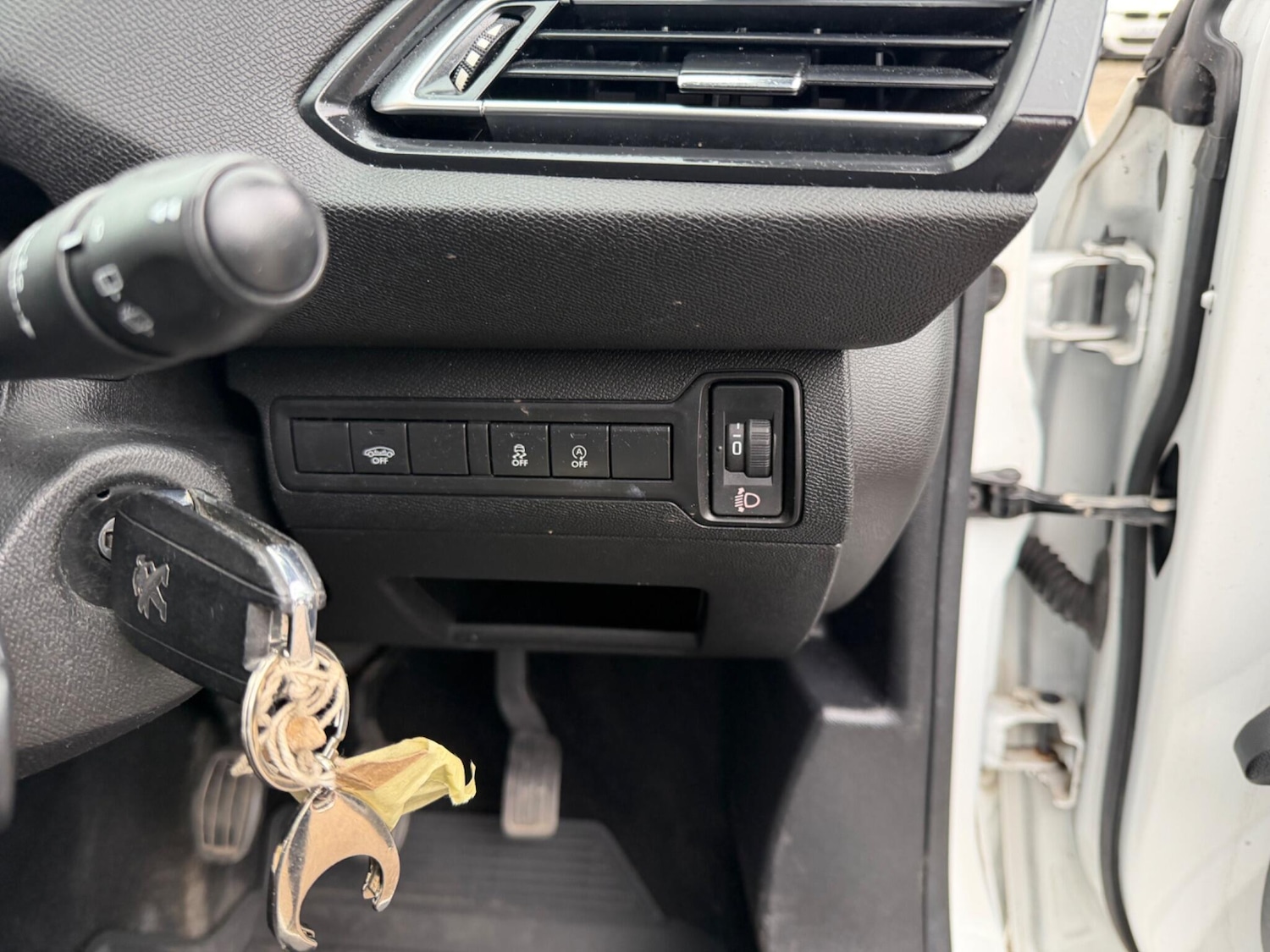 Used Peugeot 308 2018 for sale - 78185508: Photo 29