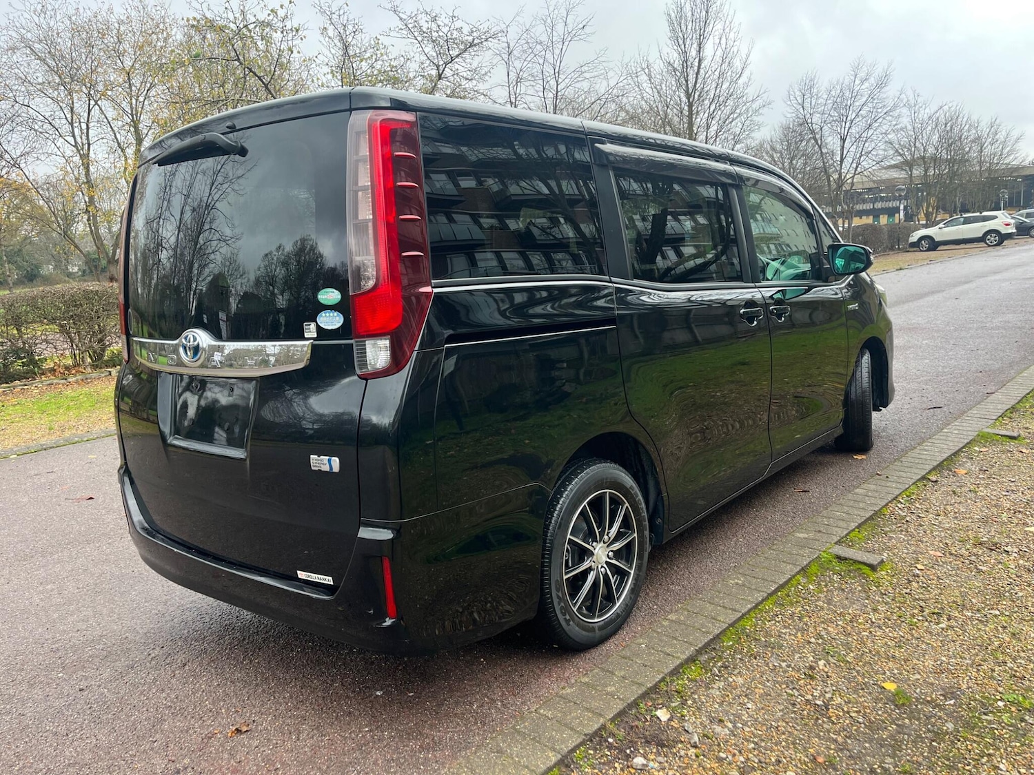 Used Toyota Voxy for sale - 77021164: Photo 15