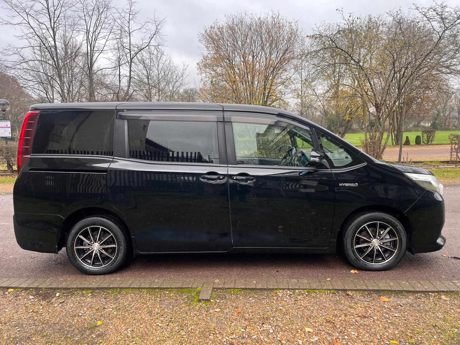 Used Toyota Voxy for sale - 77021164: Photo 17