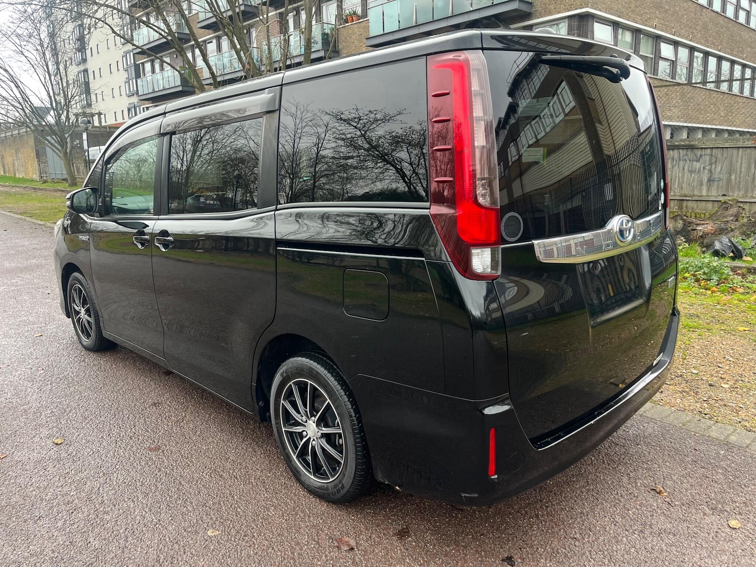 Used Toyota Voxy for sale - 77021164: Photo 27