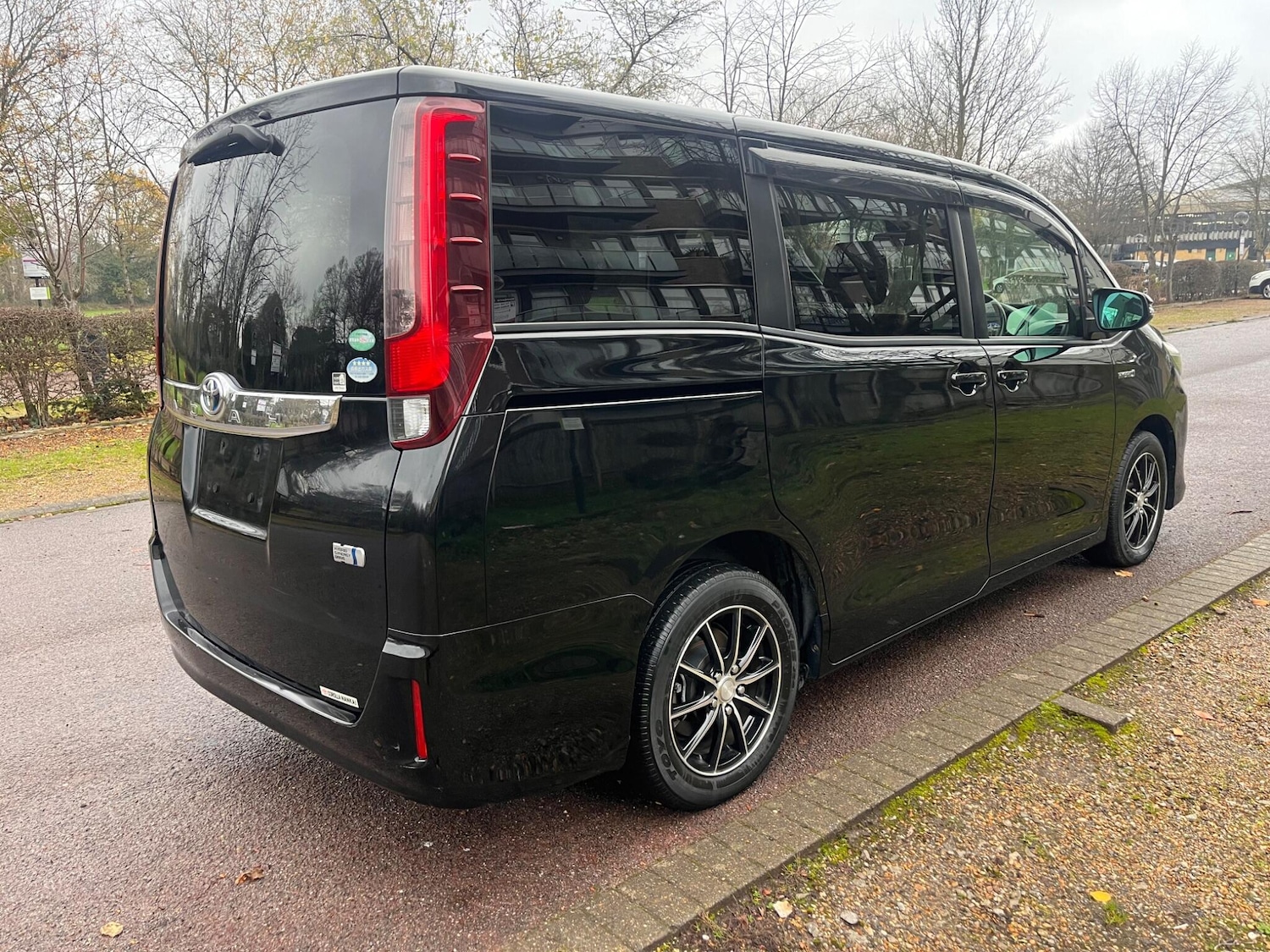 Used Toyota Voxy for sale - 77021164: Photo 29