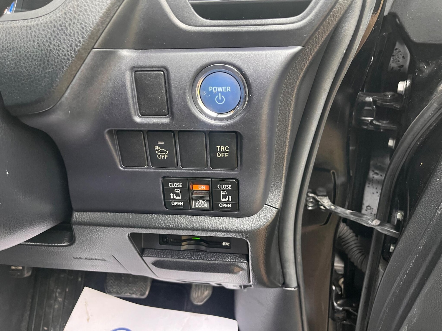 Used Toyota Voxy for sale - 77021164: Photo 39