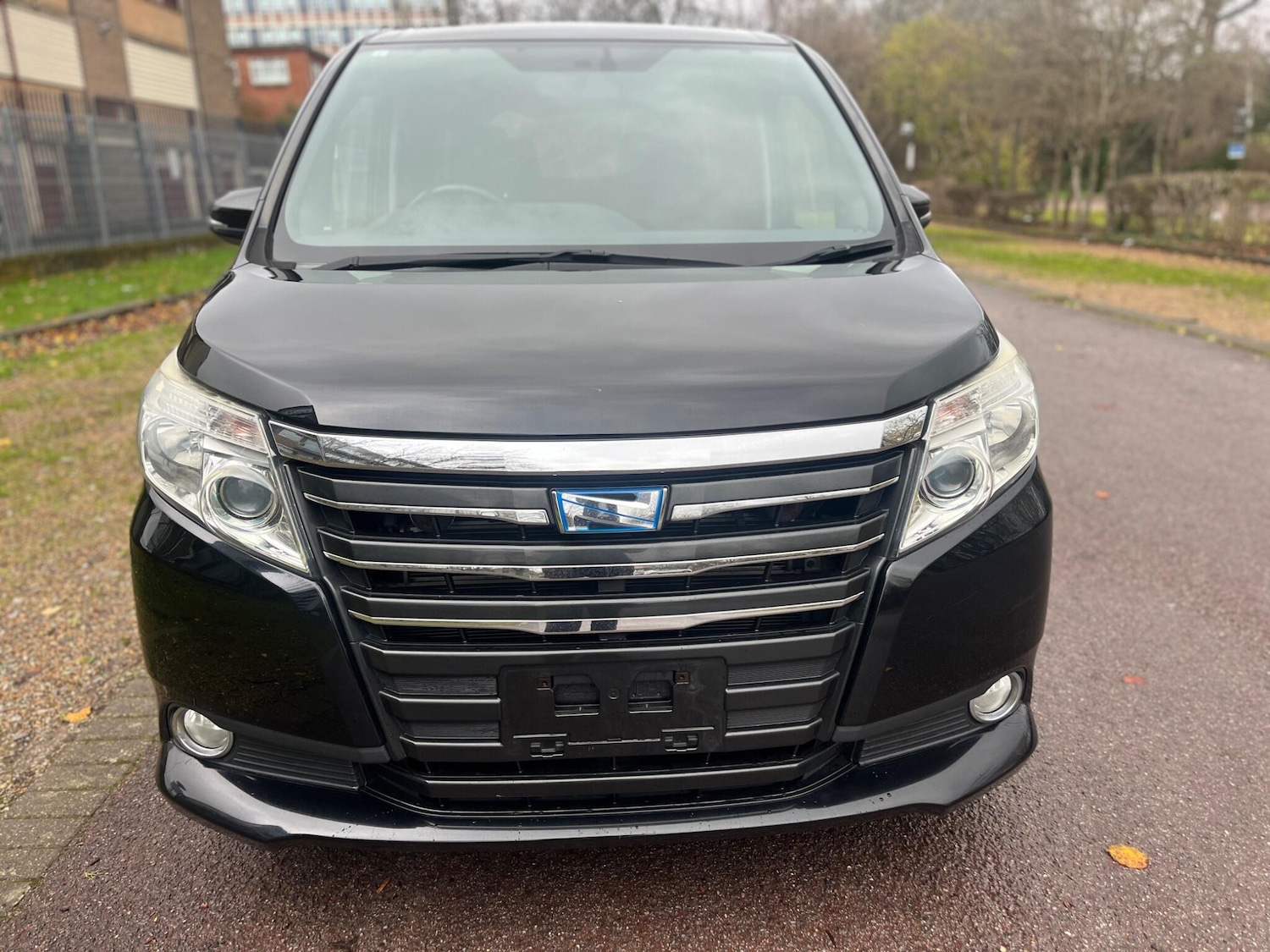 Used Toyota Voxy for sale - 77021164: Photo 6